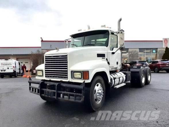 Mack PINNACLE CHU613 Camiones tractor
