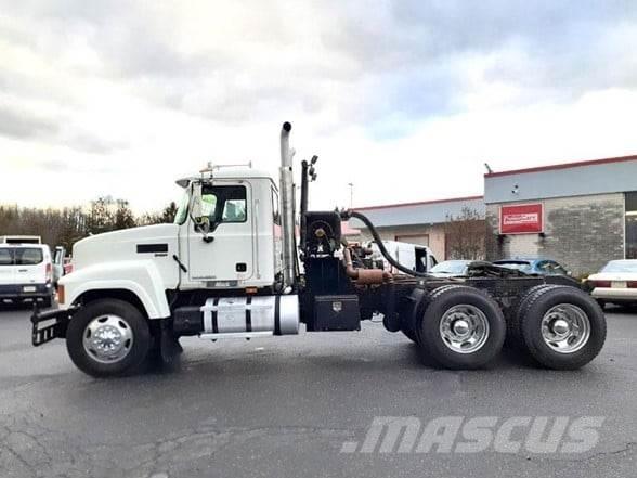 Mack PINNACLE CHU613 Camiones tractor