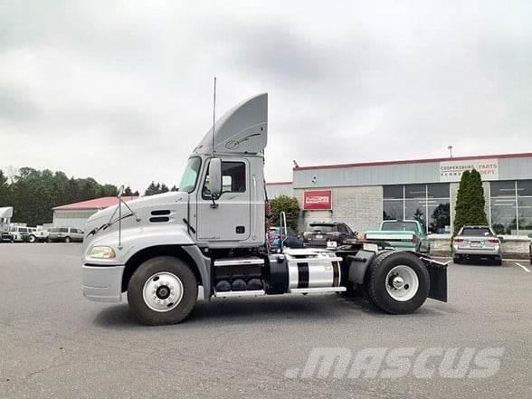 Mack PINNACLE CXU612 Camiones tractor