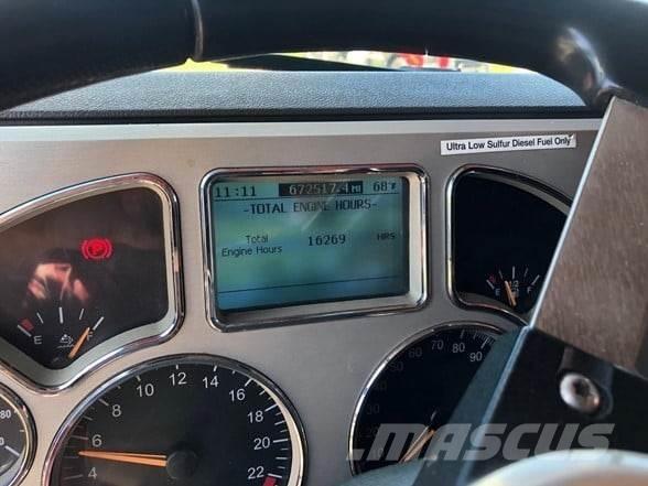 Mack PINNACLE CXU613 Camiones tractor