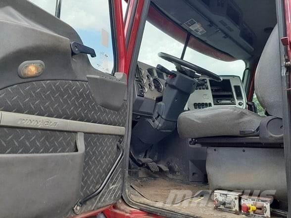 Mack PINNACLE CXU613 Camiones tractor