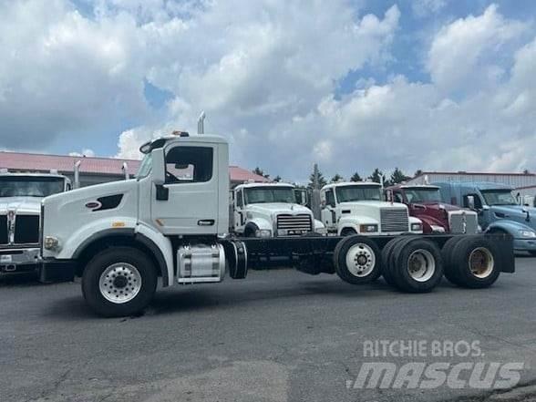 Peterbilt 567 Camiones con chasís y cabina