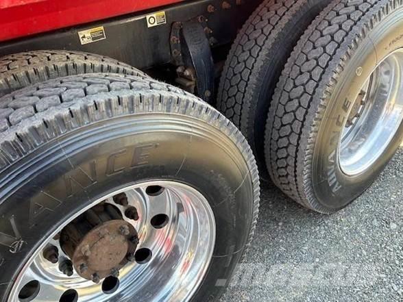 Peterbilt 567 Bañeras basculantes usadas