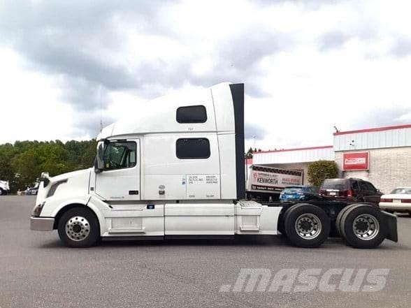 Volvo VNL64T780 Camiones tractor