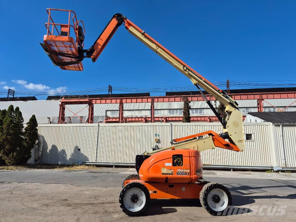 JLG 600 AJ Plataformas con brazo de elevación manual