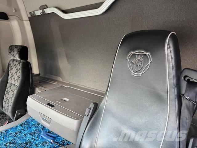 Scania P 370 Camiones de caja de lona