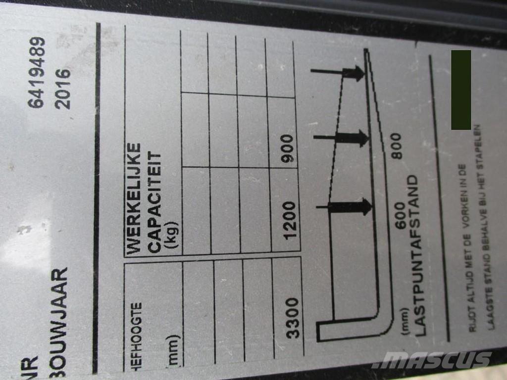 Toyota SPE120 Montacargas con plataformas de baja elevación
