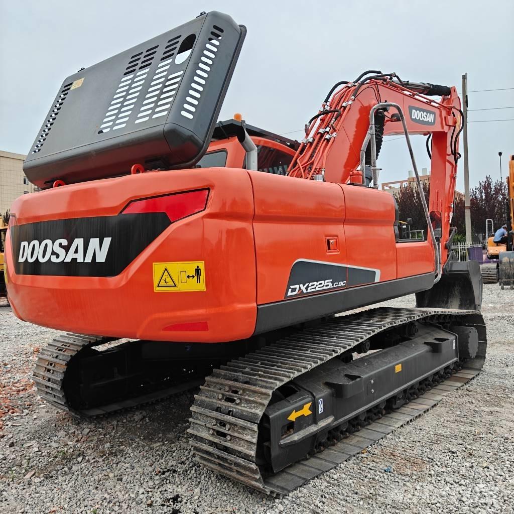Doosan DX225LC-9C Excavadoras sobre orugas