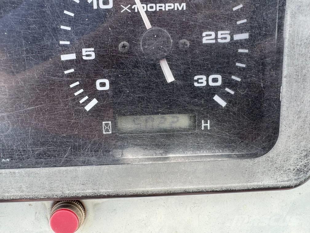 Sakai GW 750-2 Rodillos sobre neumáticos