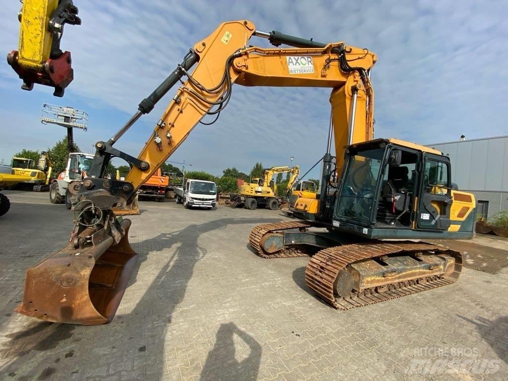 Hyundai HX260NL Excavadoras sobre orugas