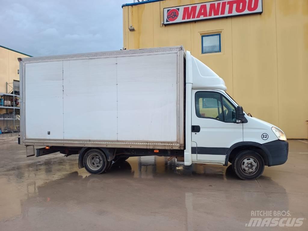 Iveco 35-12 Furgonetas cerradas