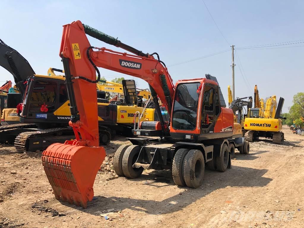 Doosan DX150W Excavadoras de ruedas