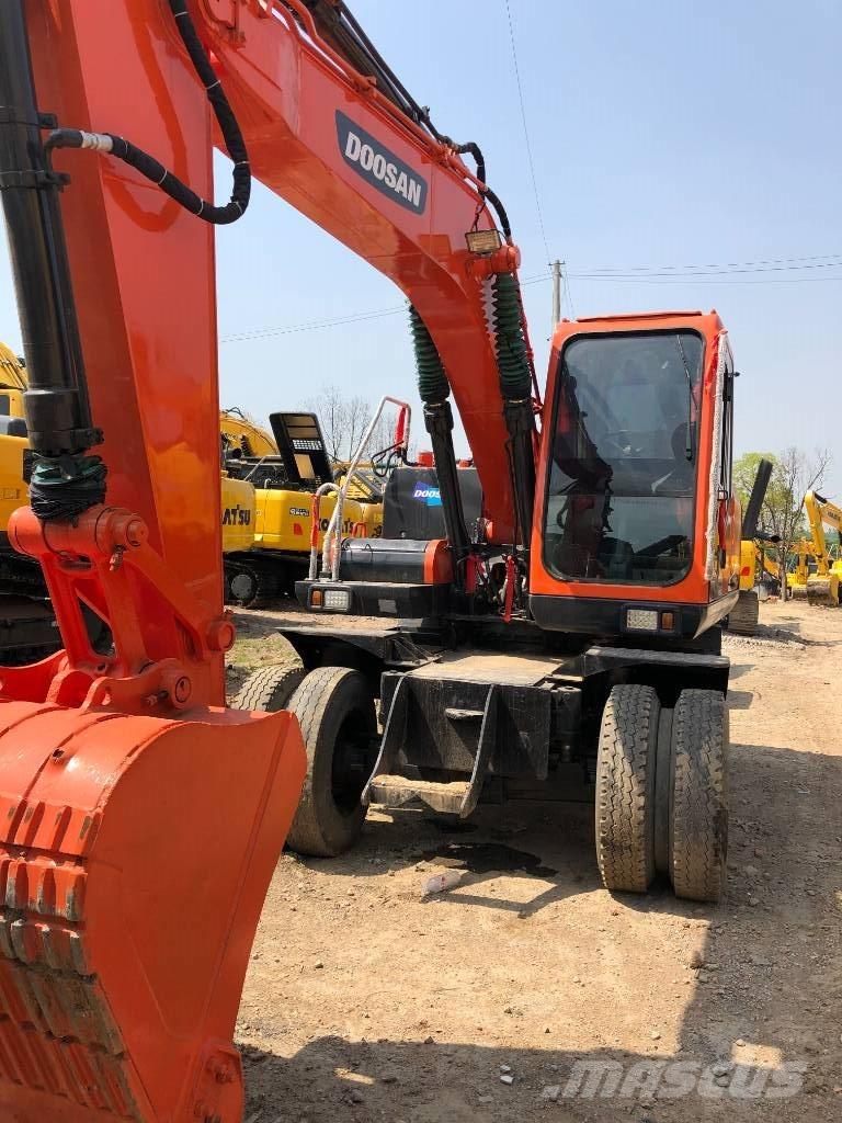 Doosan DX150W Excavadoras de ruedas
