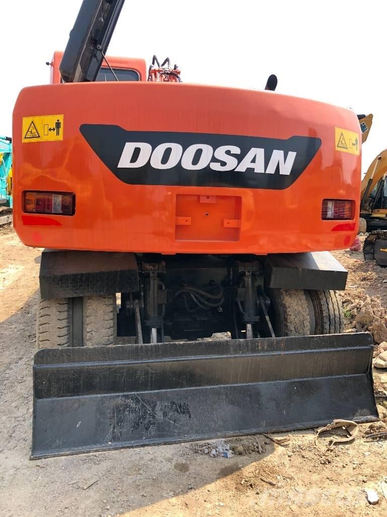 Doosan DX150W Excavadoras de ruedas