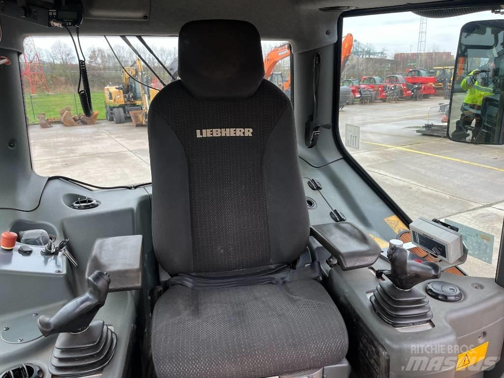 Liebherr PR736LGP Buldozer sobre oruga