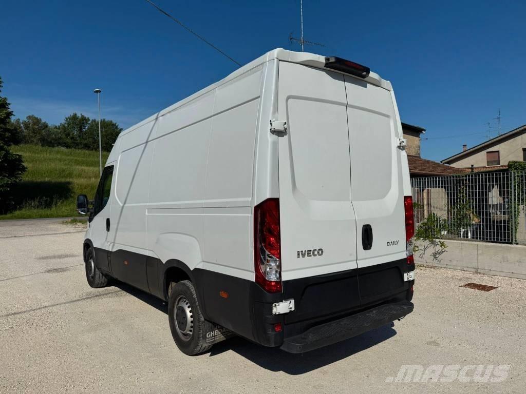 Iveco Daily 35s14 Furgonetas cerradas
