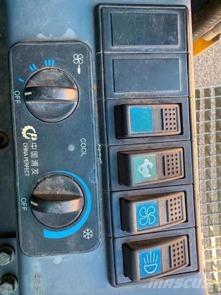 Yuchai YC 60-7 Excavadoras sobre orugas