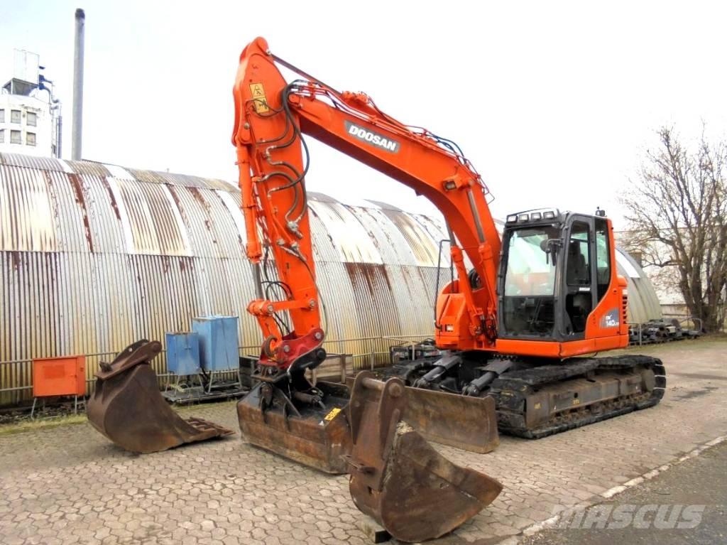 Doosan DX 140 LCR-3 Excavadoras sobre orugas