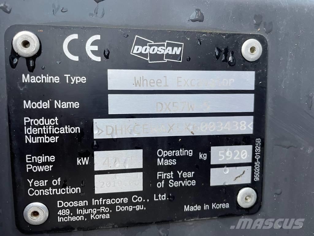 Doosan DX 57 W-5 Excavadoras de ruedas