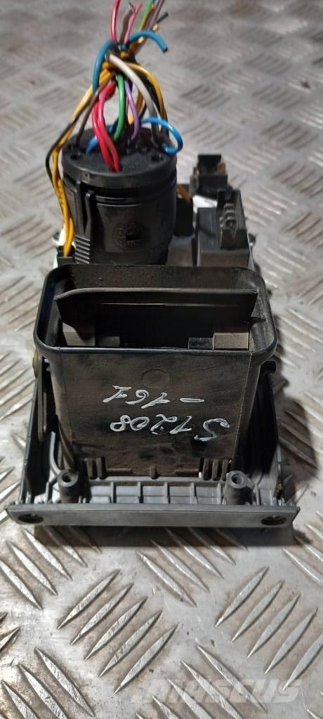 Scania 94 D.    1110904 Cabinas