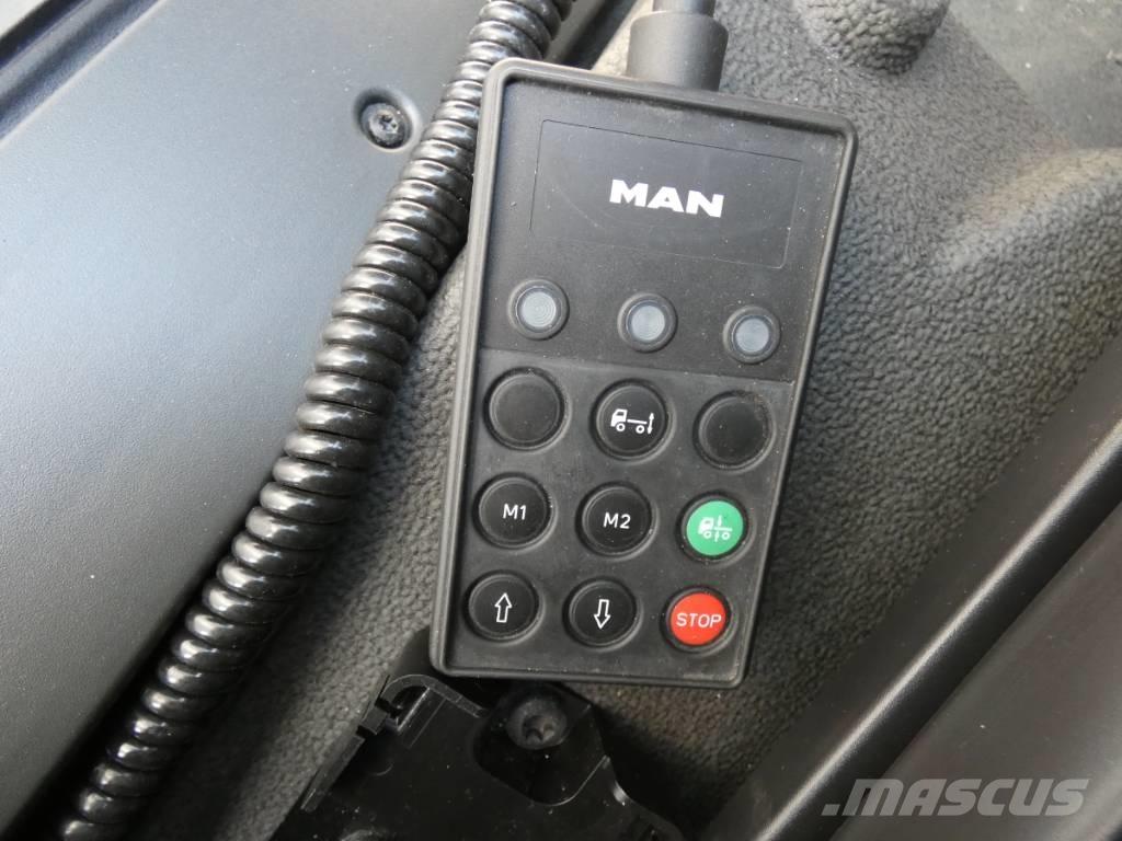 MAN TGL 12.220 Camiones con caja de remolque