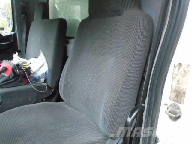 Hino 358 Furgonetas cerradas