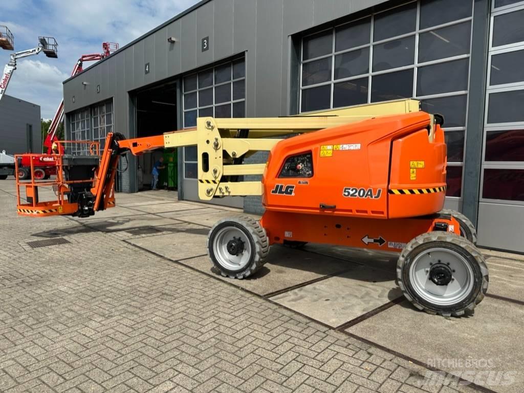 JLG 520 AJ Plataformas con brazo de elevación manual