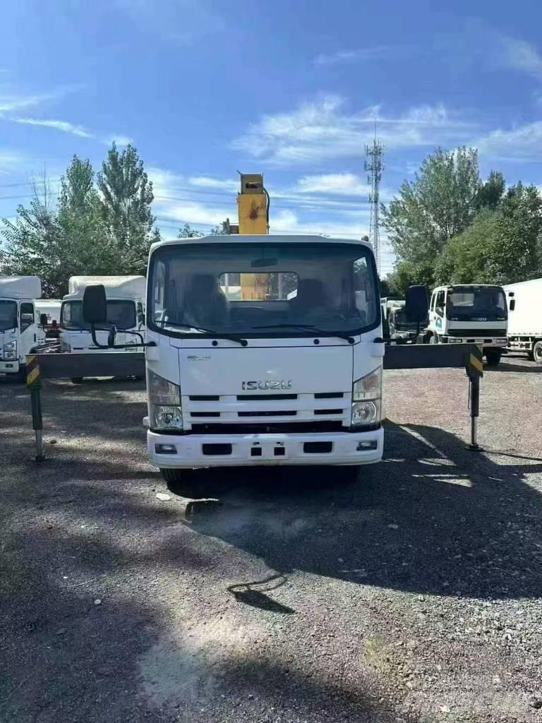 Isuzu ELF 700 Camiones grúa