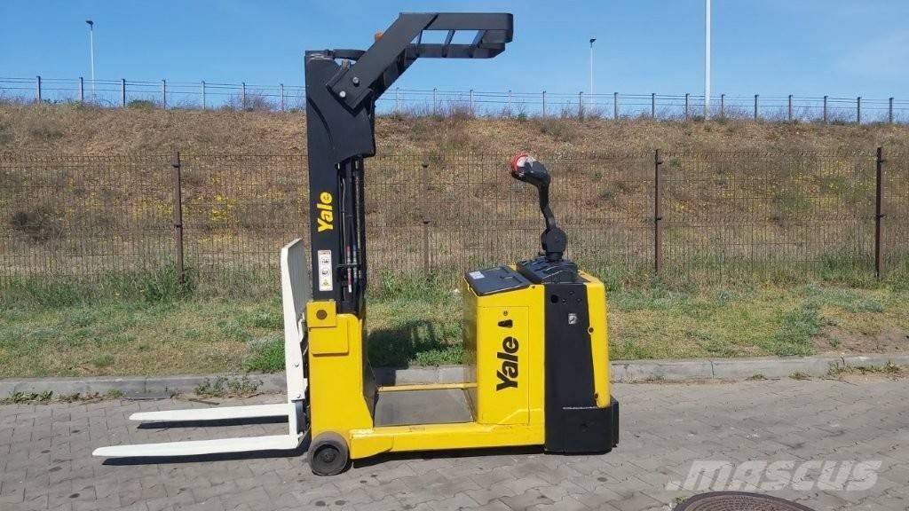 Yale MC10 Montacargas de alcance de gran altura