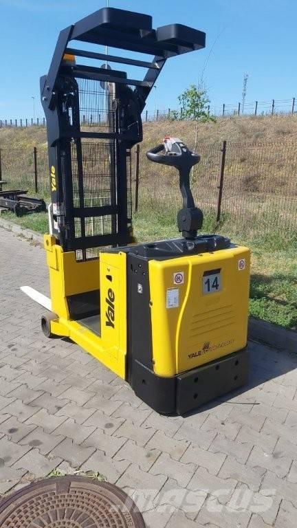 Yale MC10 Montacargas de alcance de gran altura