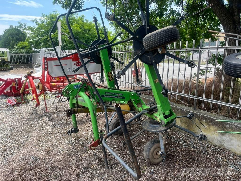 Deutz-Fahr 5221 Rastrilladoras y rastrilladoras giratorias