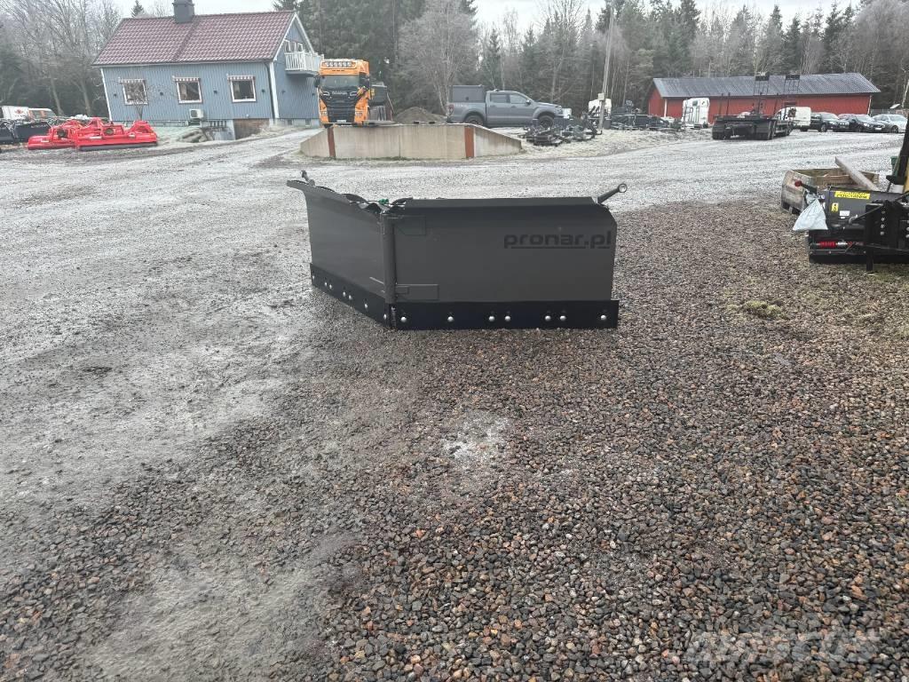 Pronar PUV 3300 Hojas y cuñas quitanieves