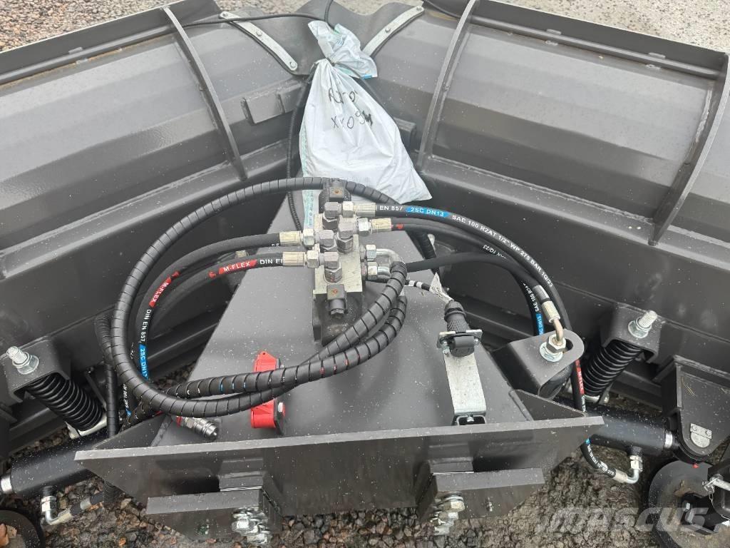 Pronar PUV 3300 Hojas y cuñas quitanieves