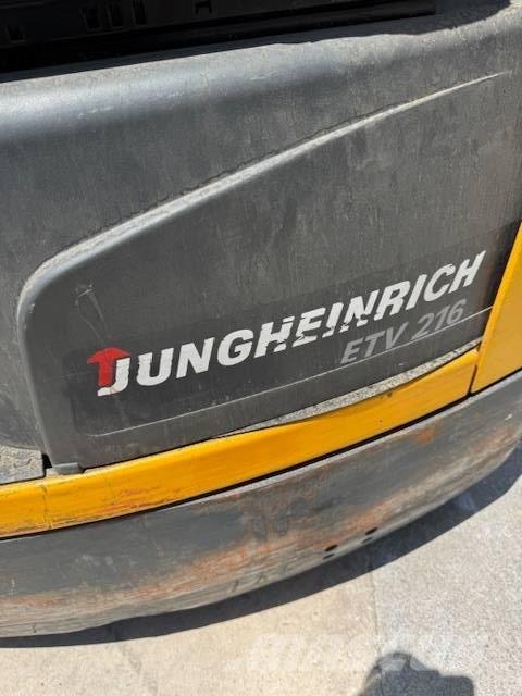 Jungheinrich ETV 216 Montacargas de alcance de gran altura