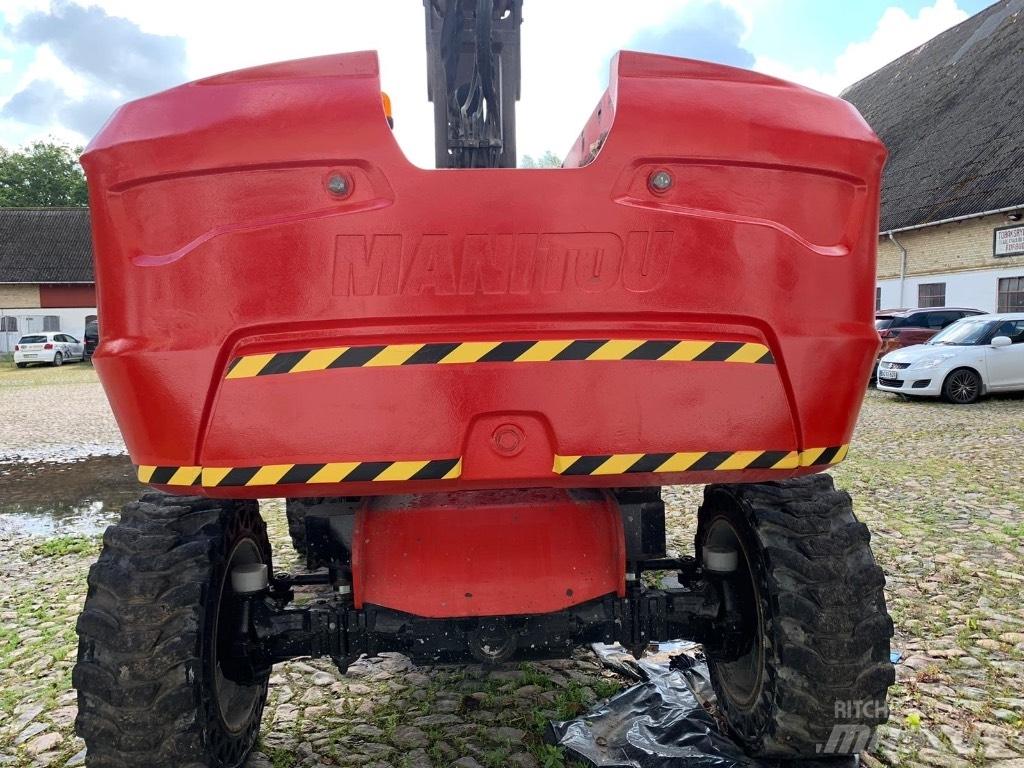 Manitou 220TJ+ Plataformas con brazo de elevación telescópico