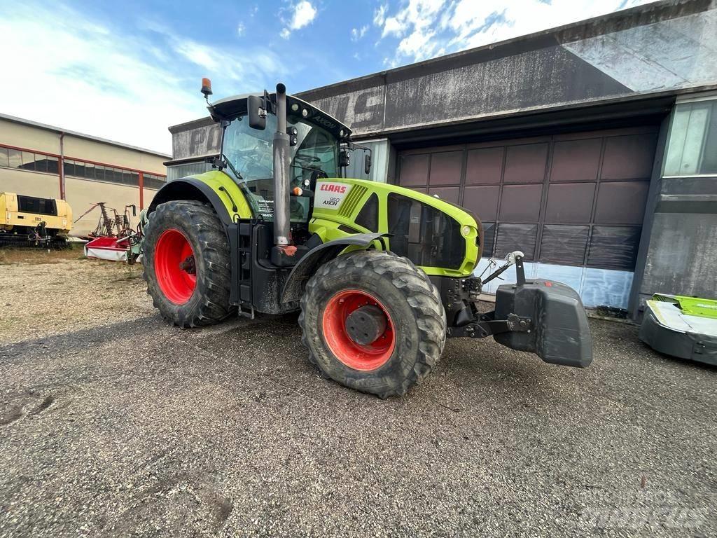 CLAAS Axion 810 Tractores