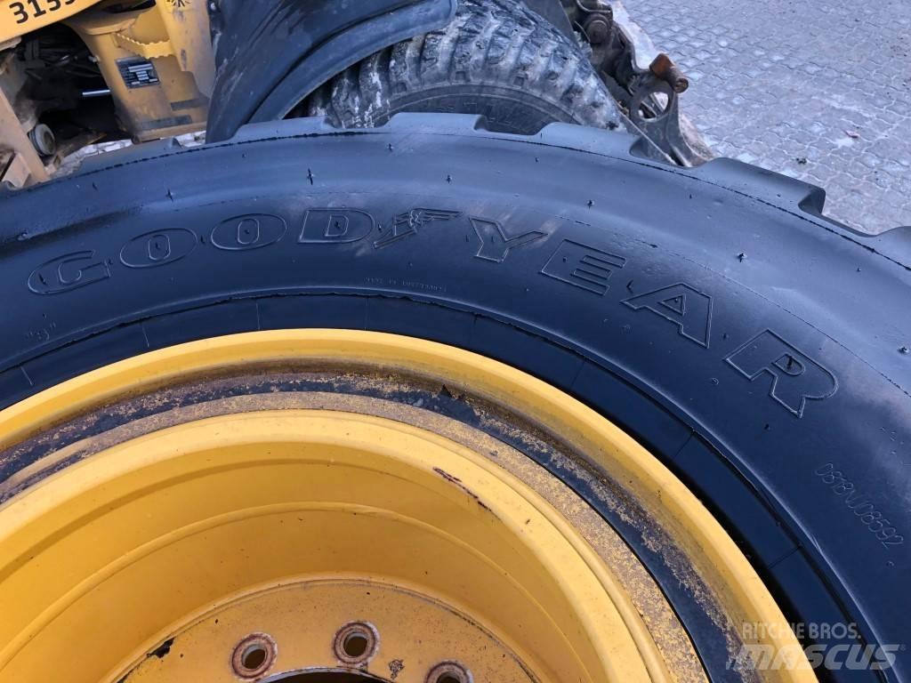 Goodyear 750/65R25 Llantas