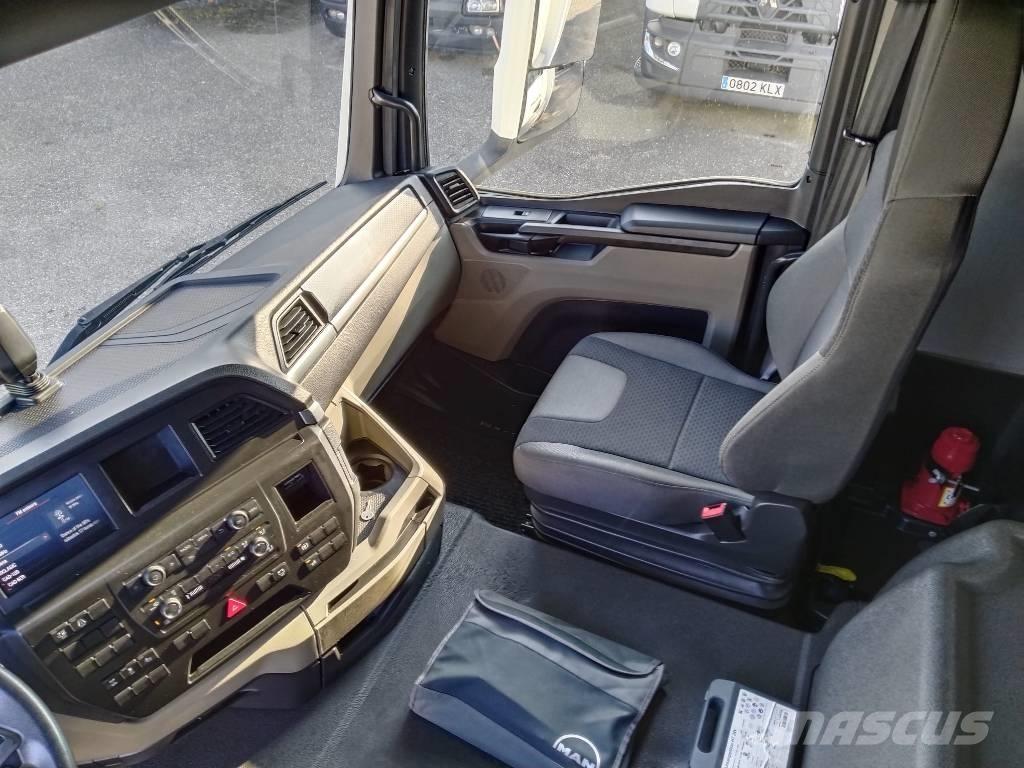 MAN TGS 26.360 Camiones con caja de remolque