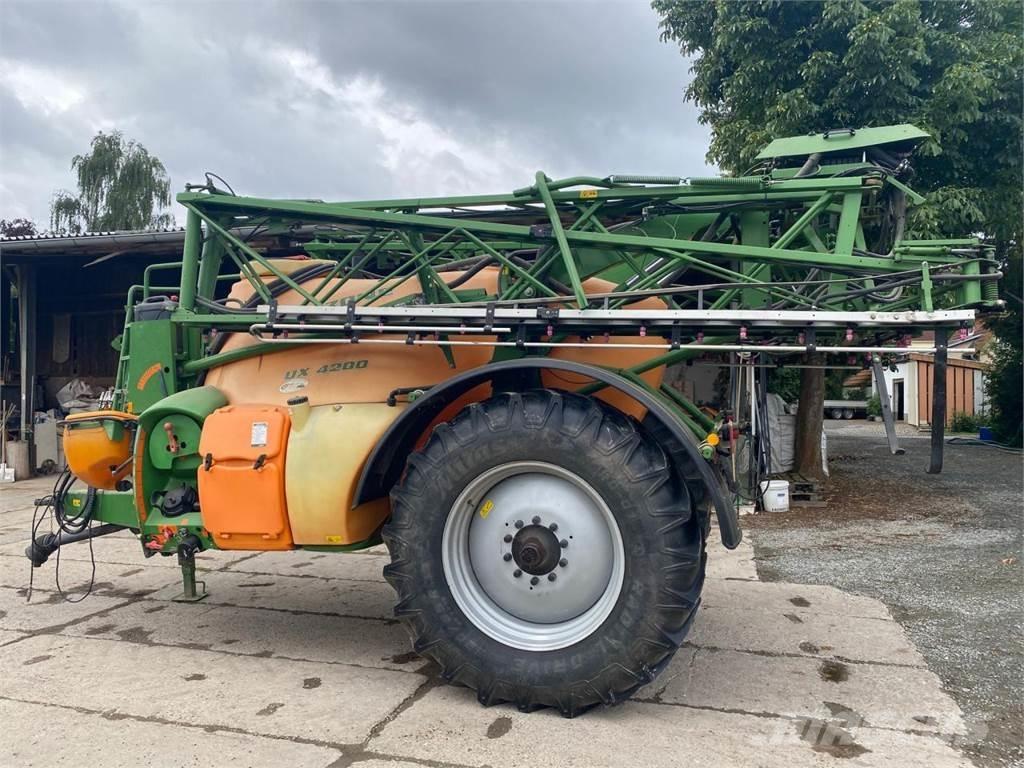 Amazone UX 4200 Pulverizadores arrastrados