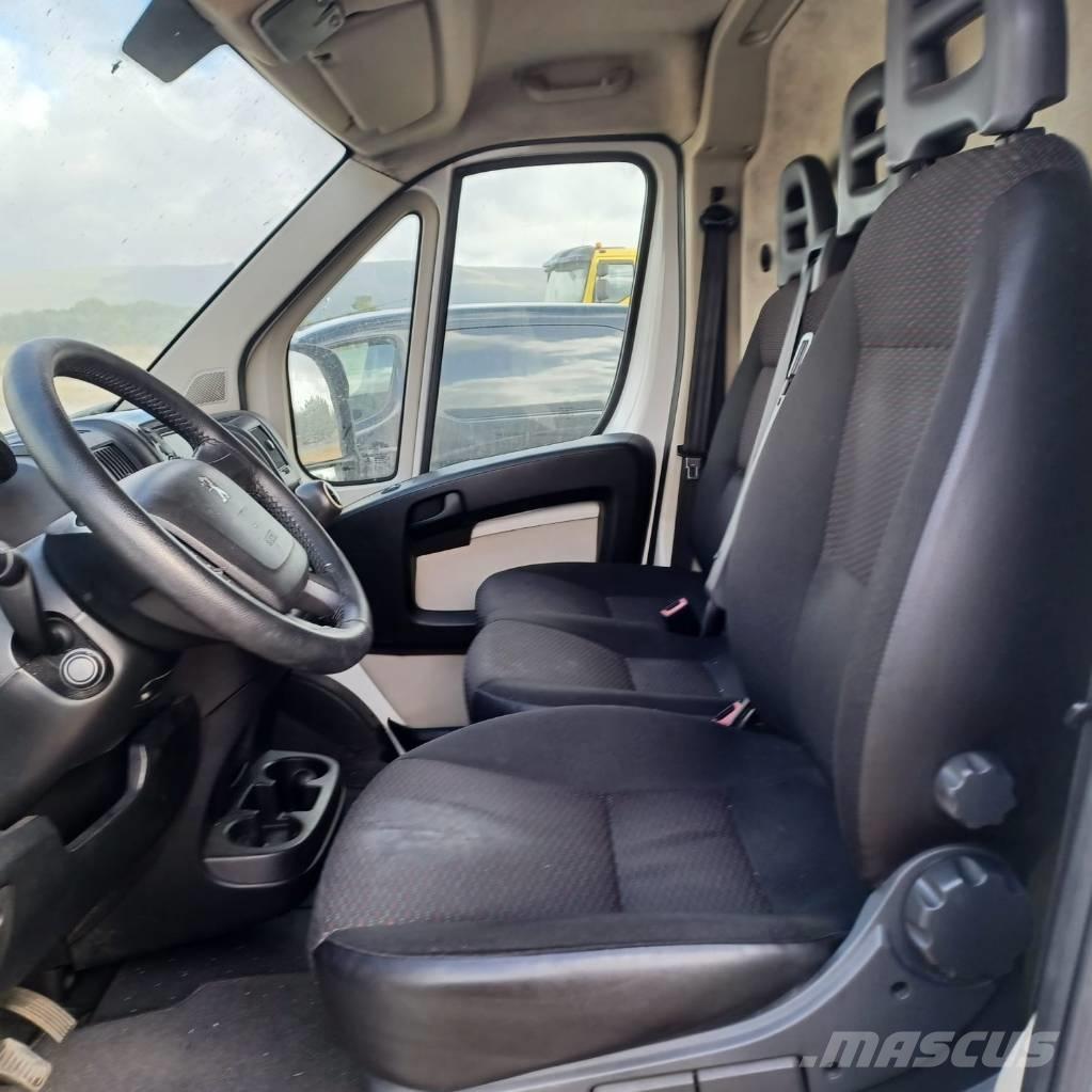 Peugeot Boxer Caja abierta/laterales abatibles