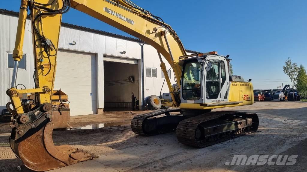 New Holland E 215 B Excavadoras sobre orugas