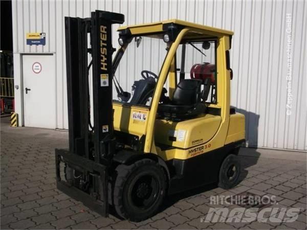 Hyster H3.0FT Montacargas de baja elevación