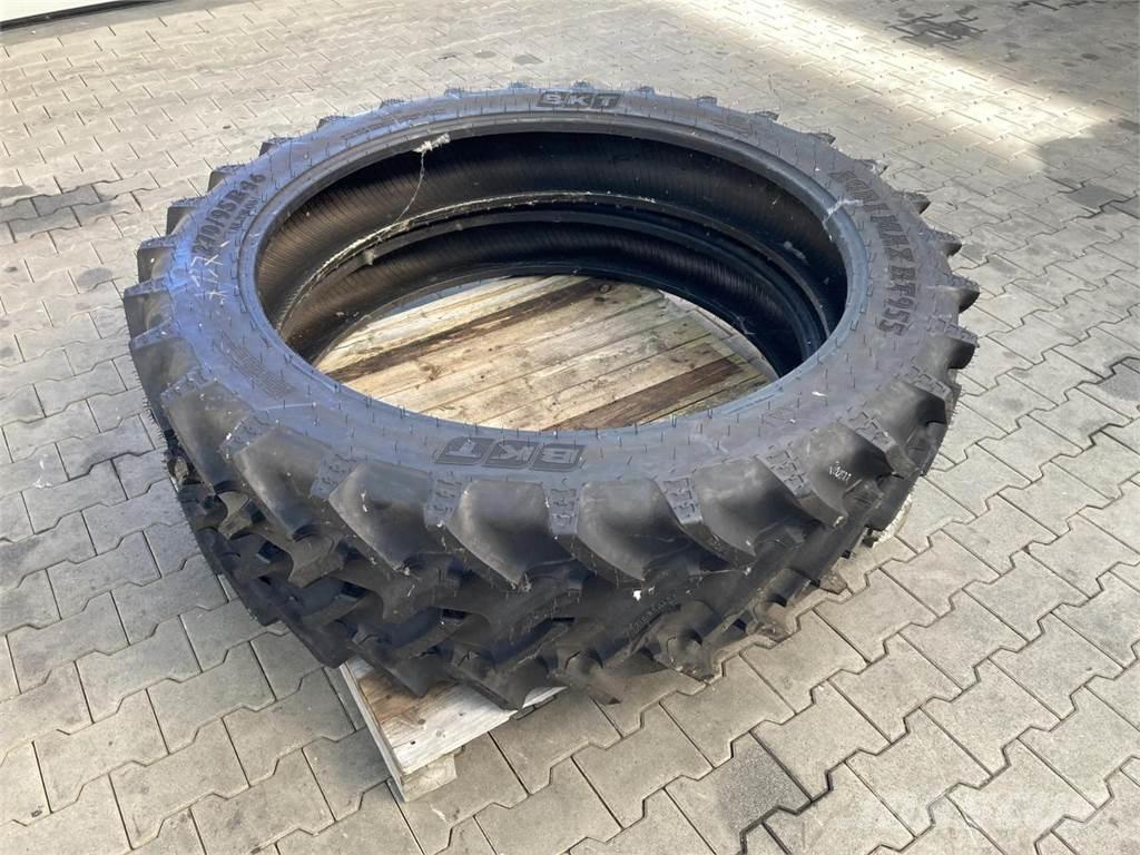 BKT 270/95R46 Ruedas