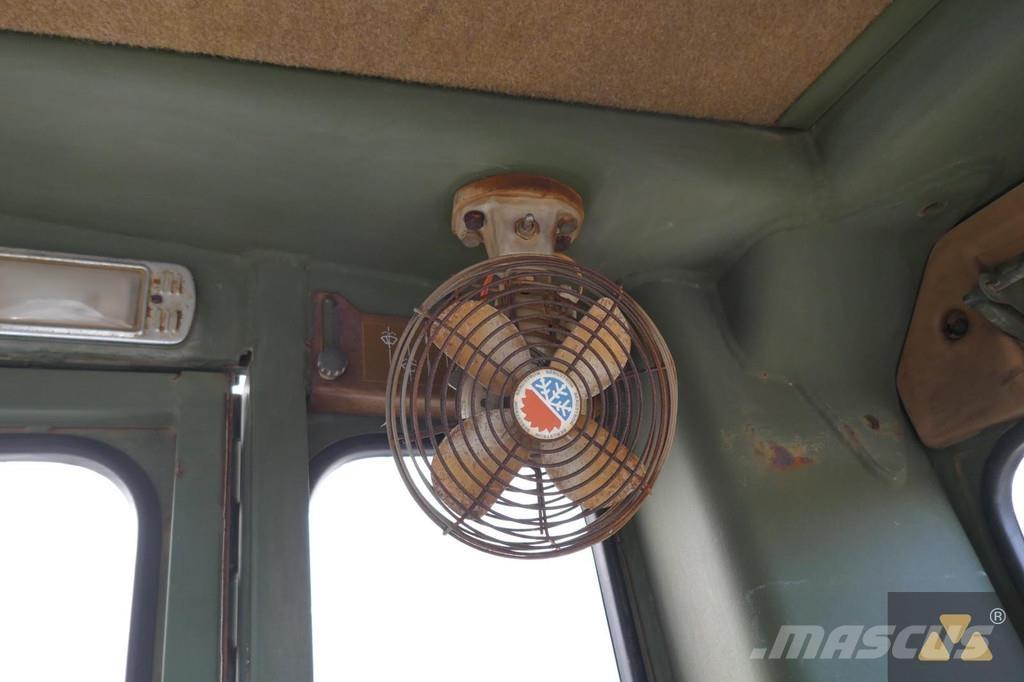 CAT 130G Ex-army Niveladoras