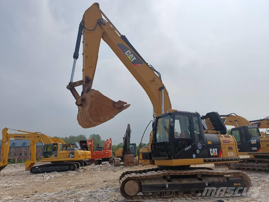 CAT 323D2L Excavadoras sobre orugas