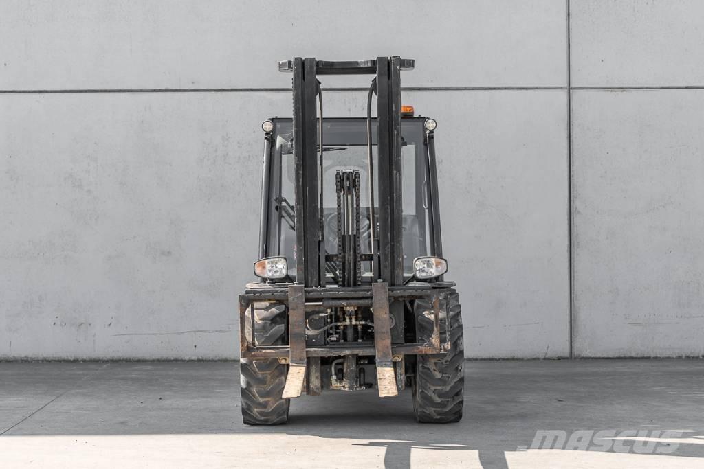 Manitou MC 25-4 Camiones diesel