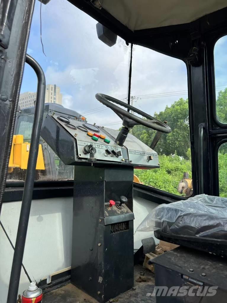 Dynapac CA25D Rodillos de un solo tambor