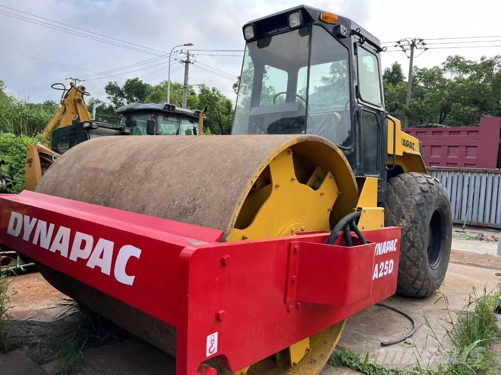 Dynapac CA25D Rodillos de un solo tambor