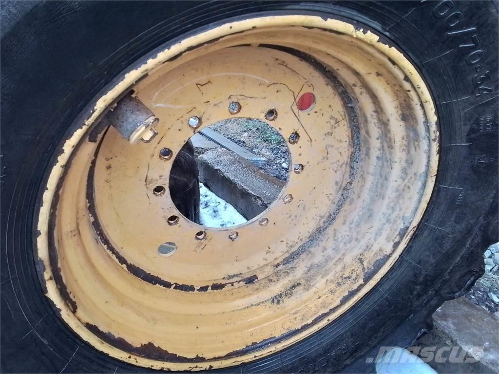 Rottne H20 20x34 Llantas