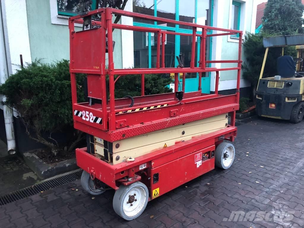 JLG 2030 F3    V-3409 Plataformas con jaula de elevación
